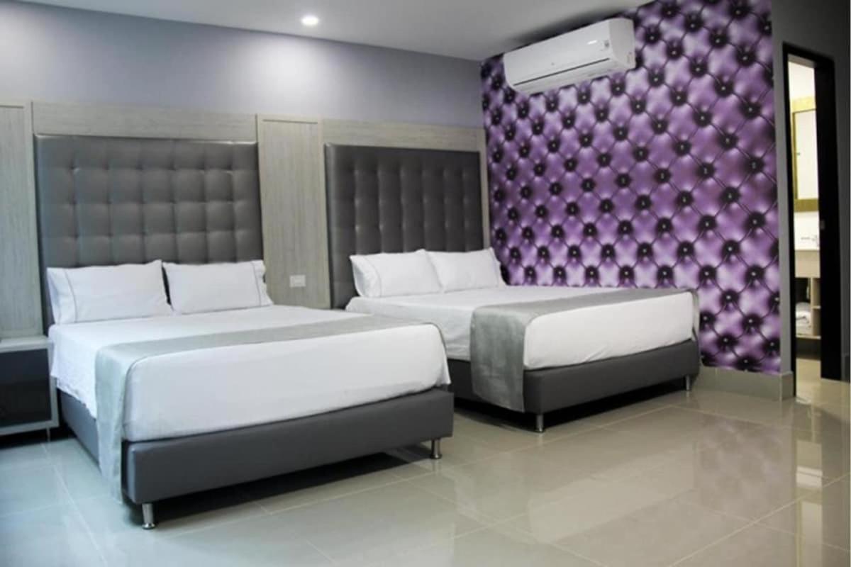 Lleras Express Hotel 3*